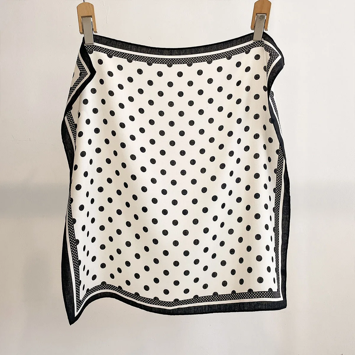 Luxury Polka Dot Printed Squar - Scarf Silk Square recension och pris