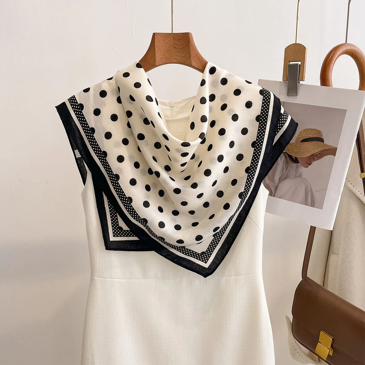 Luxury Polka Dot Printed Squar - Scarf Silk Square recension och pris