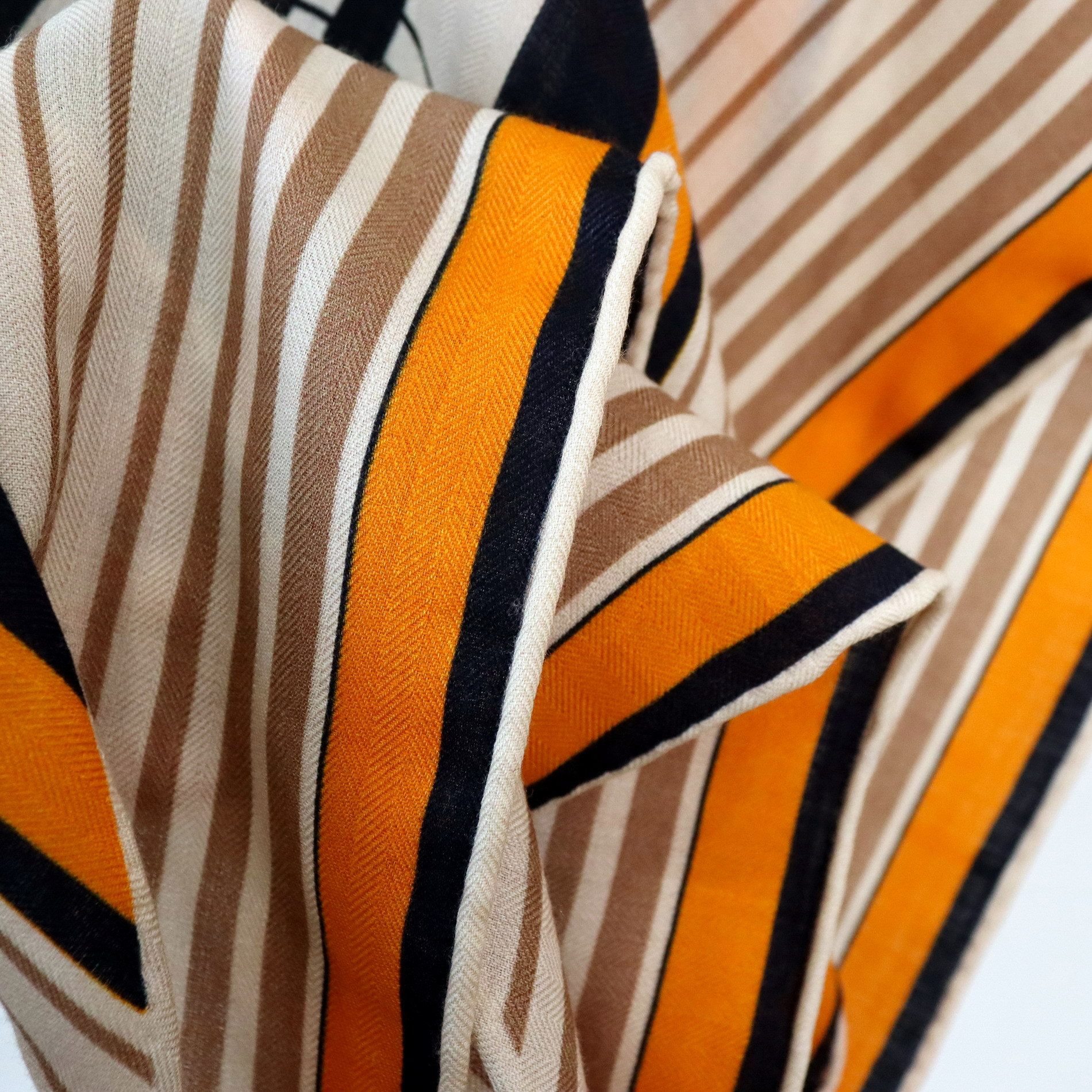 Vintage Equestrian Print Silk  - Pashmina Wrap Large recension och pris
