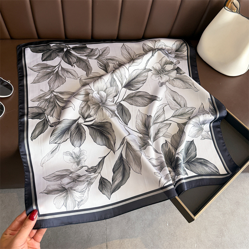 Design Floral Print Silk Squar - Scarf Silk Square recension och pris