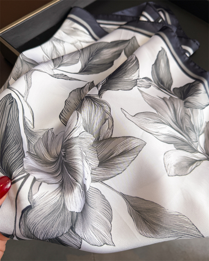 Design Floral Print Silk Squar - Scarf Silk Square recension och pris