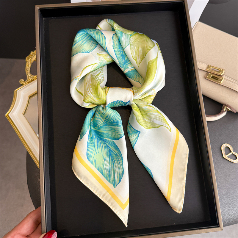 Design Floral Print Silk Squar - Scarf Silk Square recension och pris